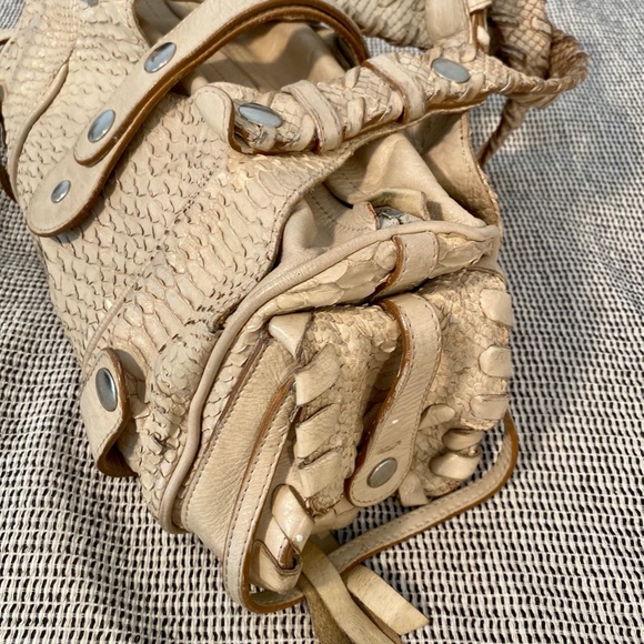 Chloe Tan and Cream Textured Leather Shoulder Bag - Picture 8 of 10